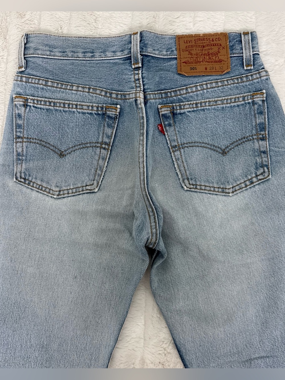 Vintage Levis 501 Jeans Faded Blue Wash Size 26 - Picture 9 of 9